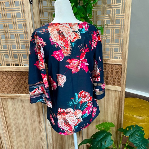 Floral Bell Sleeve Top - Picture 2 of 6